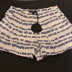 Women’s shorts by Harlowe & Graham NWT F35